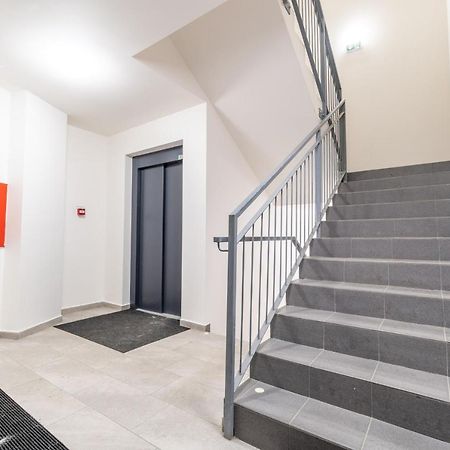 Brand New Studio Apartment # 42 In Brand New Building With Free Parking In The Center 프라하 외부 사진