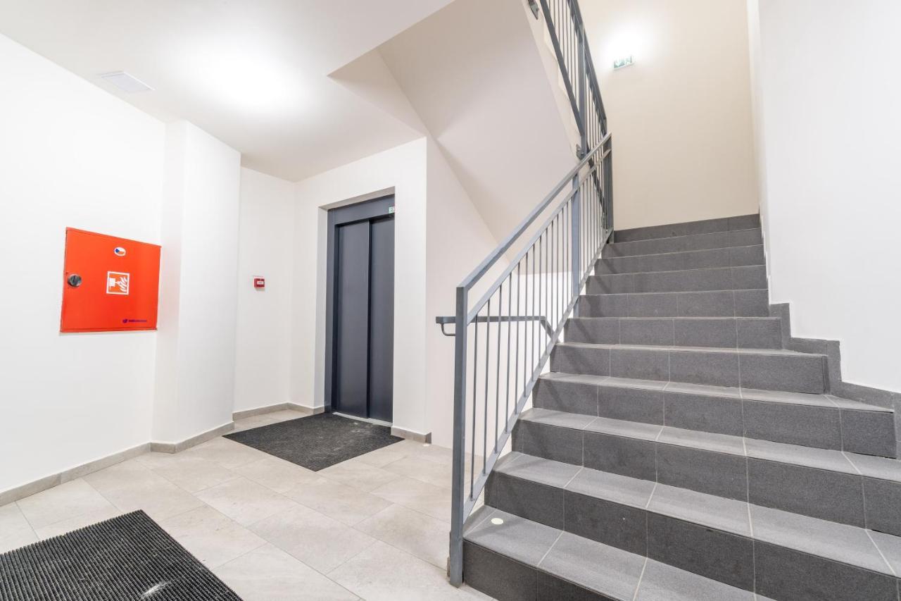 Brand New Studio Apartment # 42 In Brand New Building With Free Parking In The Center 프라하 외부 사진