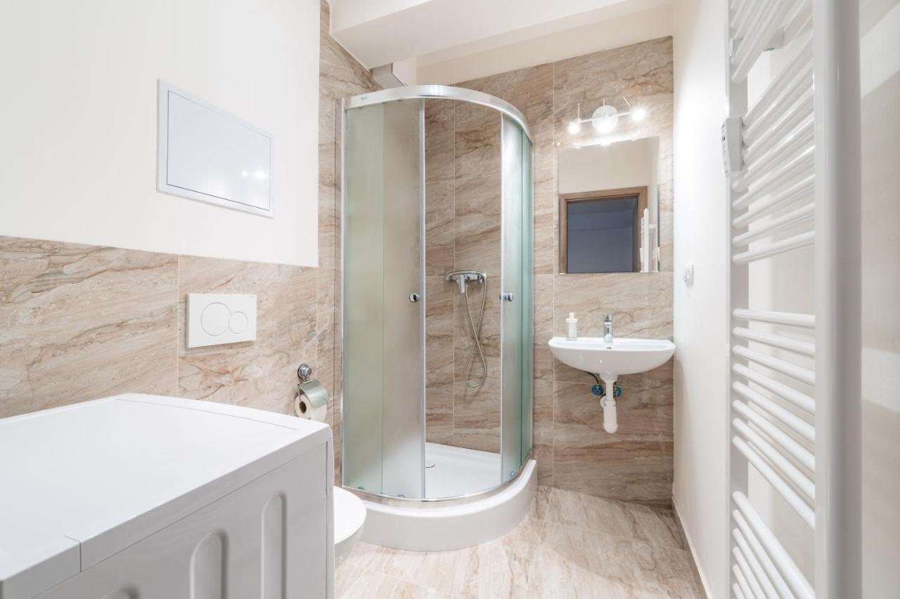 Brand New Studio Apartment # 42 In Brand New Building With Free Parking In The Center 프라하 외부 사진