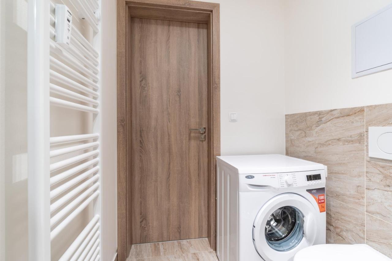 Brand New Studio Apartment # 42 In Brand New Building With Free Parking In The Center 프라하 외부 사진
